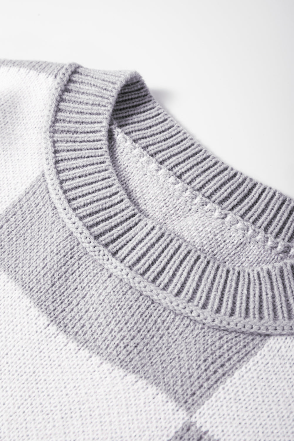 Rose Checkered Bishop Sleeve Pullover Sweater