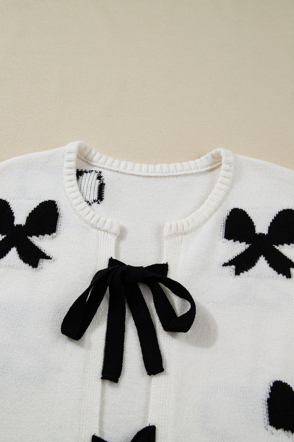 White Lace-Up Front Bow Pattern Round Neck Knit Cardigan