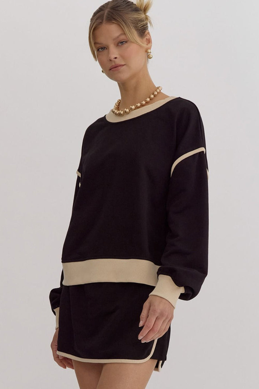Black Contrast Trim Loose Pullover and Lace-up Waist Skort Set