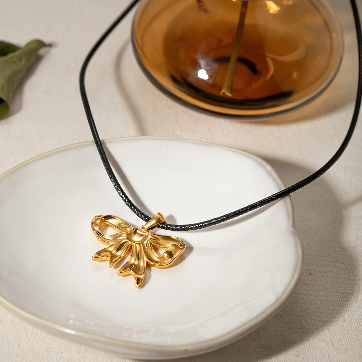 Gold-Plated 18k Bow Pendant Necklace