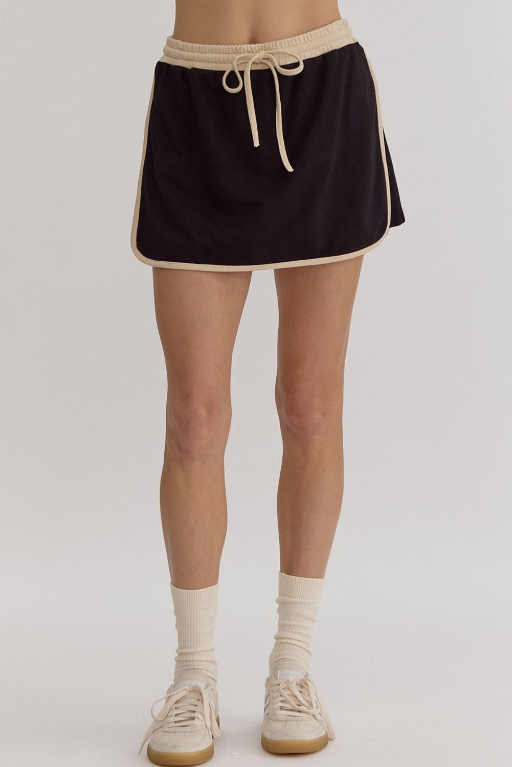 Black Contrast Trim Loose Pullover and Lace-up Waist Skort Set