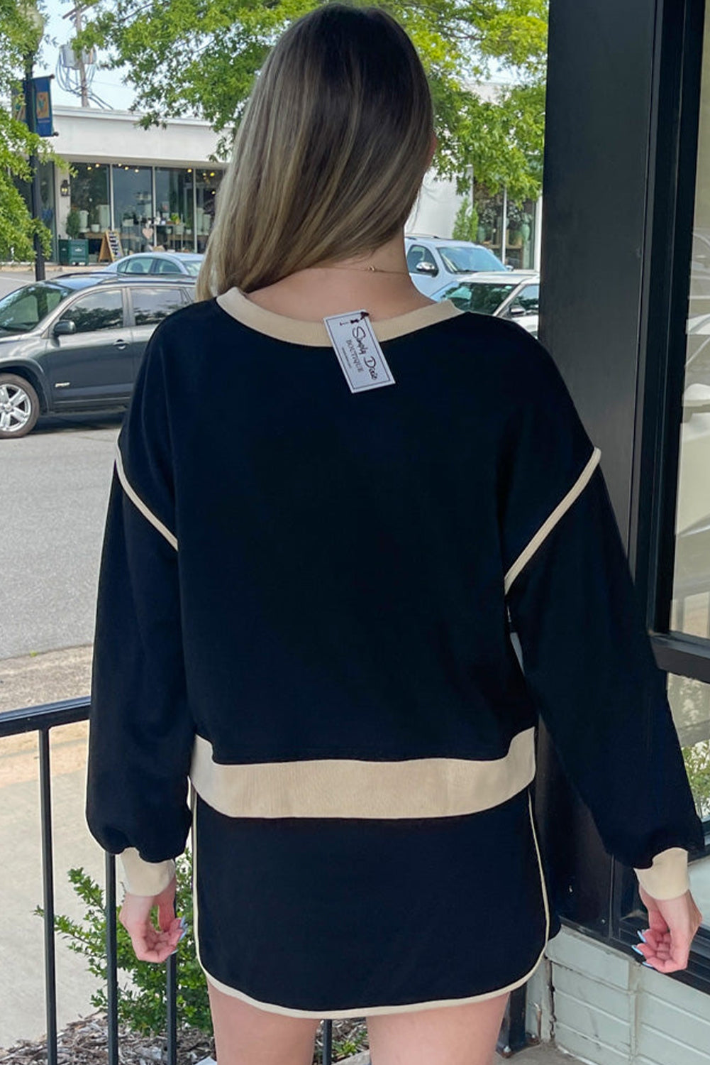 Black Contrast Trim Loose Pullover and Lace-up Waist Skort Set
